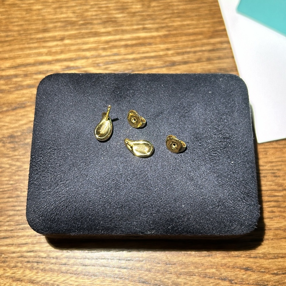 Tiffany yellow gold Elsa Peretti collection teardrop studs earrings - Picture 3 of 6